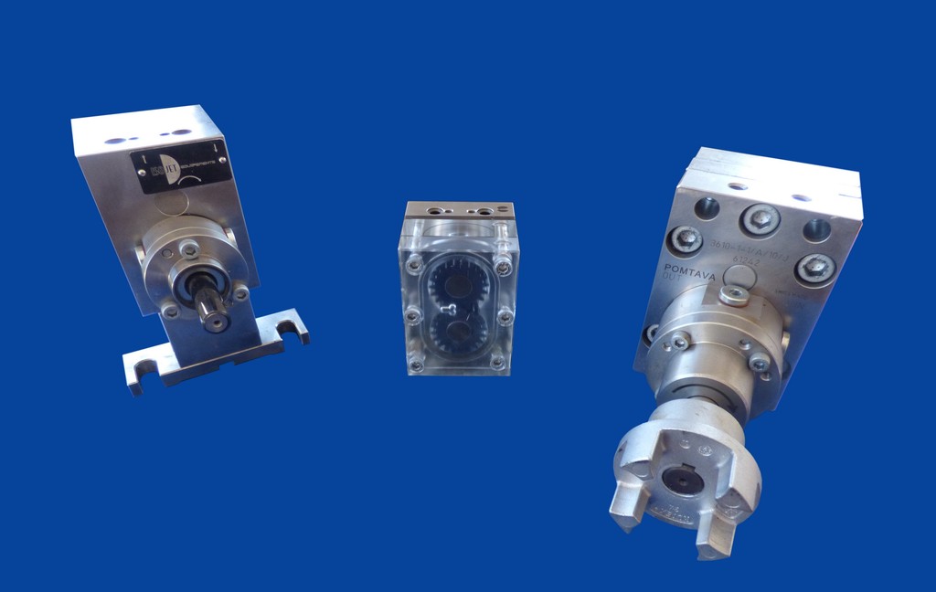 Gear pumps